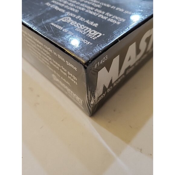 Mastermind Pressman Strategy Board Game 2015 NEW FACTORY SEALED - Picture 5 of 6